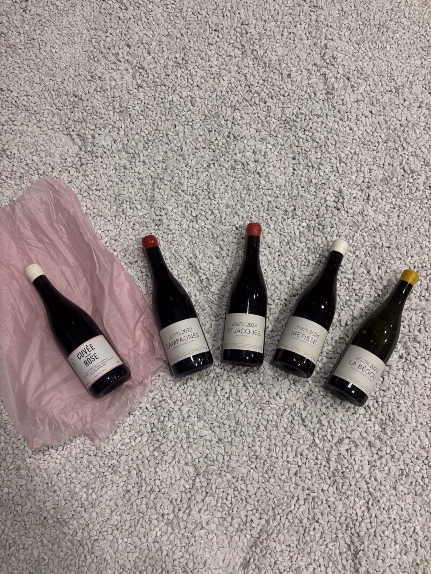 Les cuvées de Maxime Magnon alignées : Cuvée Rose, Campagnès, Saint Jacques, Métisse et La Bégou